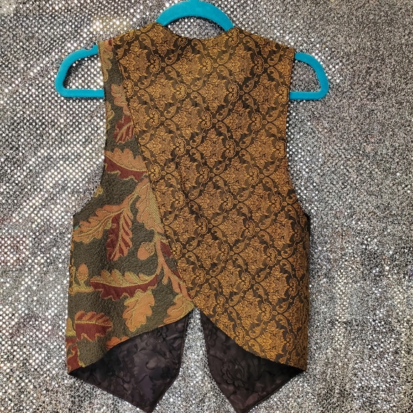 Jane Harel Fall Autumn Leaves Patch Vest - Picture 4 of 4